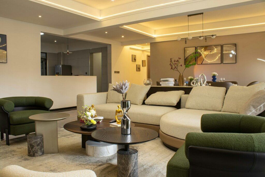 A living room filled with lots of furniture